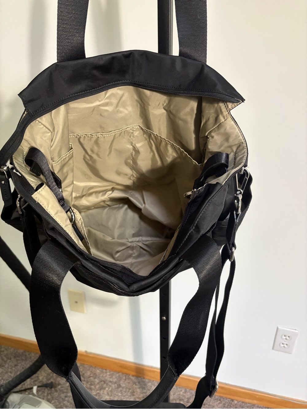 Tumi Convertible Messenger Tote - a “does it all” bag in great condition. - Picture 11 of 12